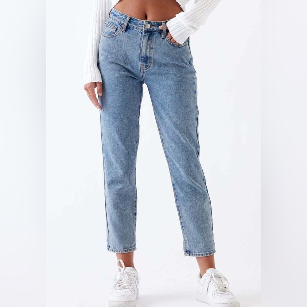 PACSUN Mom Jeans. High Waist Tapered Med Light Wash Relaxed Fit Size 25‎